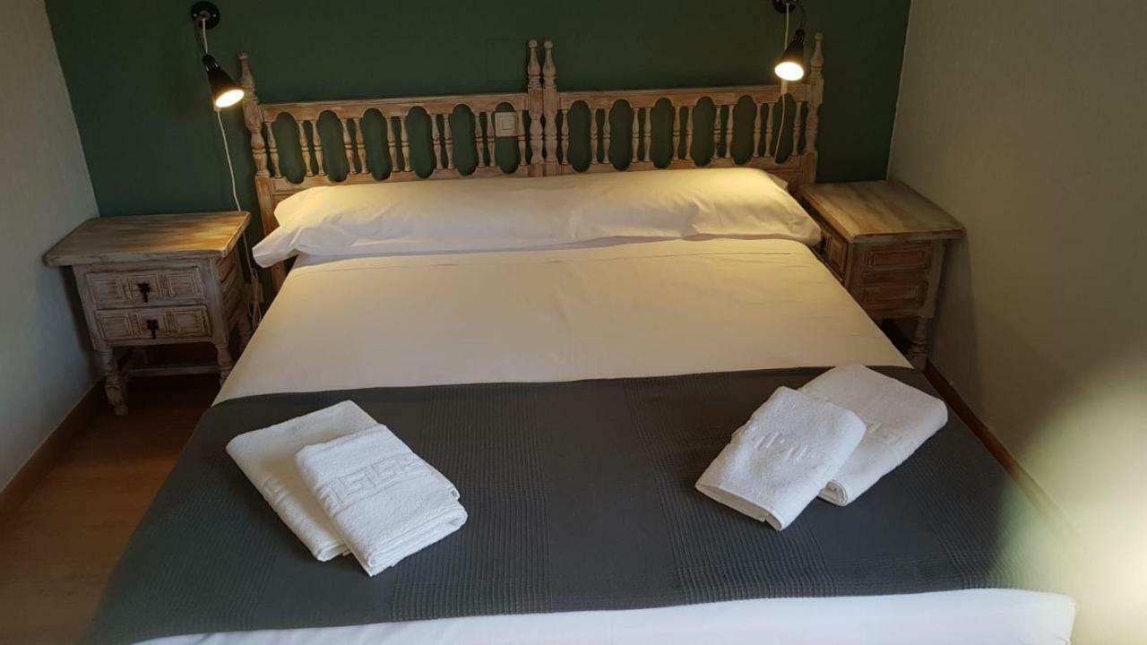 בסריל דה לה סיירה Hostal Becerril מראה חיצוני תמונה