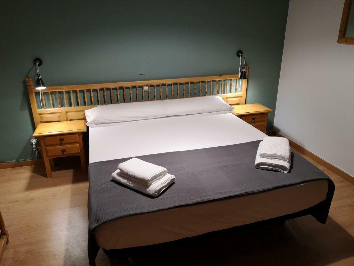 בסריל דה לה סיירה Hostal Becerril מראה חיצוני תמונה